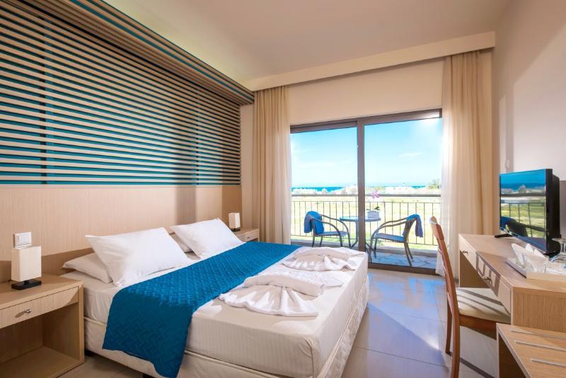 Hotel Oasis Beach (Adults Only) Аниссарас Экстерьер фото