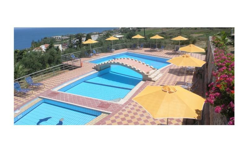 Hotel Oasis Beach (Adults Only) Аниссарас Экстерьер фото