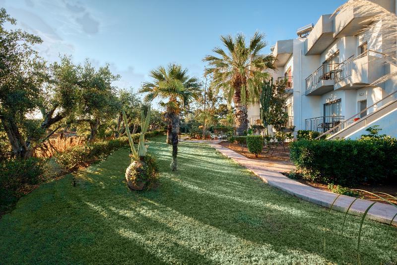 Hotel Oasis Beach (Adults Only) Аниссарас Экстерьер фото